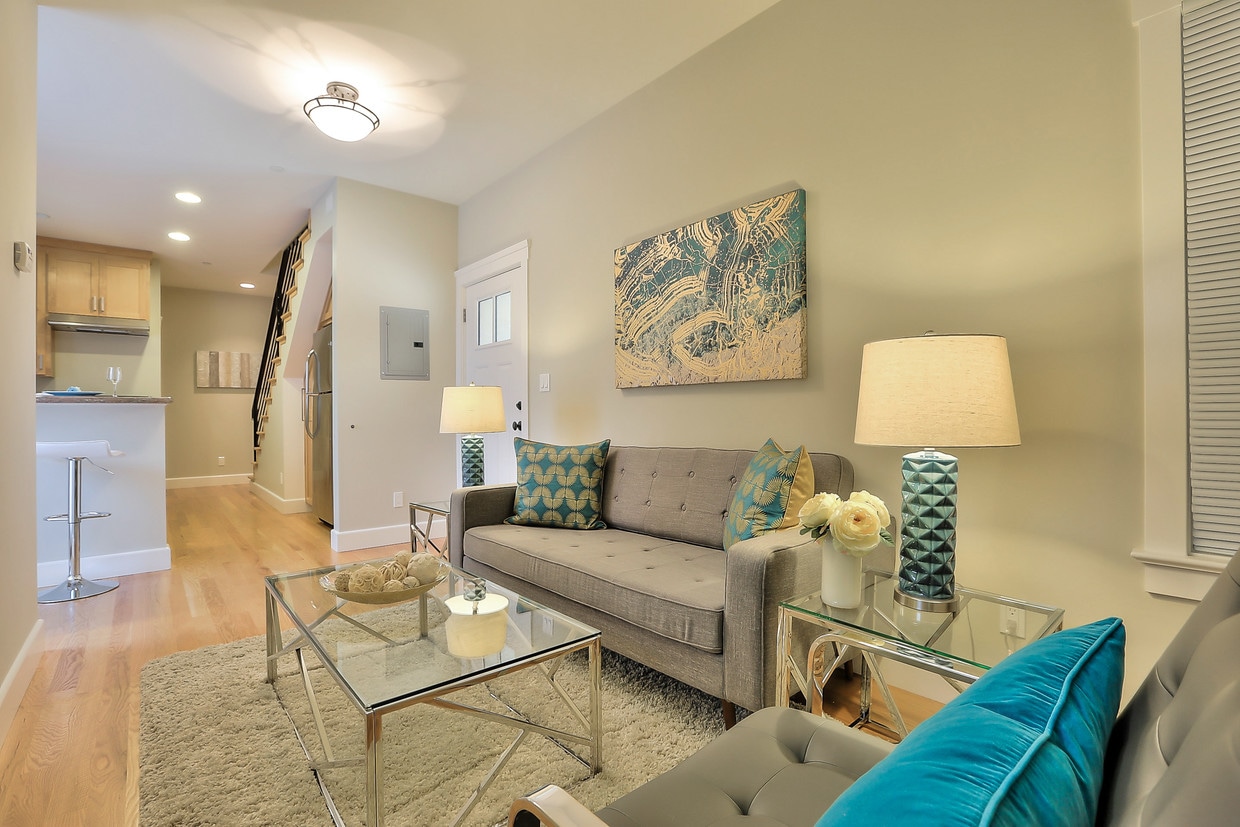 Comfortable Living - 1321 El Camino Real