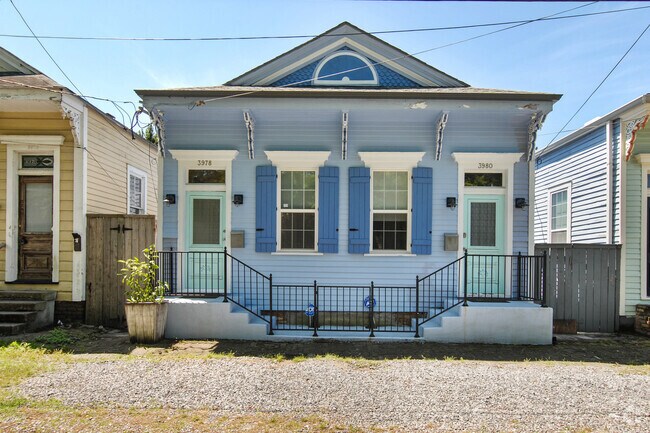 Building Photo - 3978 Annunciation St