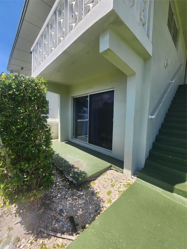 Foto del edificio - 4200 NW 3rd Ct