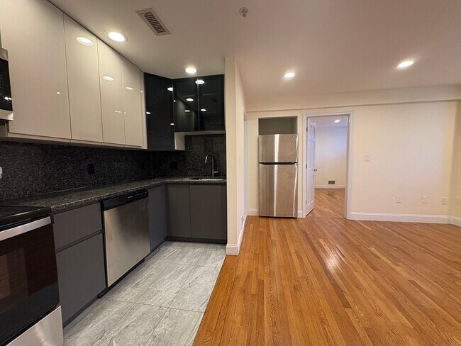 Foto del edificio - 1801 Beacon St