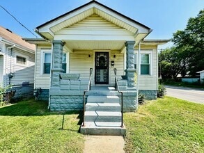Building Photo - 2101 W Lee St