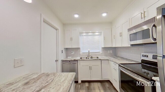 Foto del edificio - 2311 Larkspur Dr