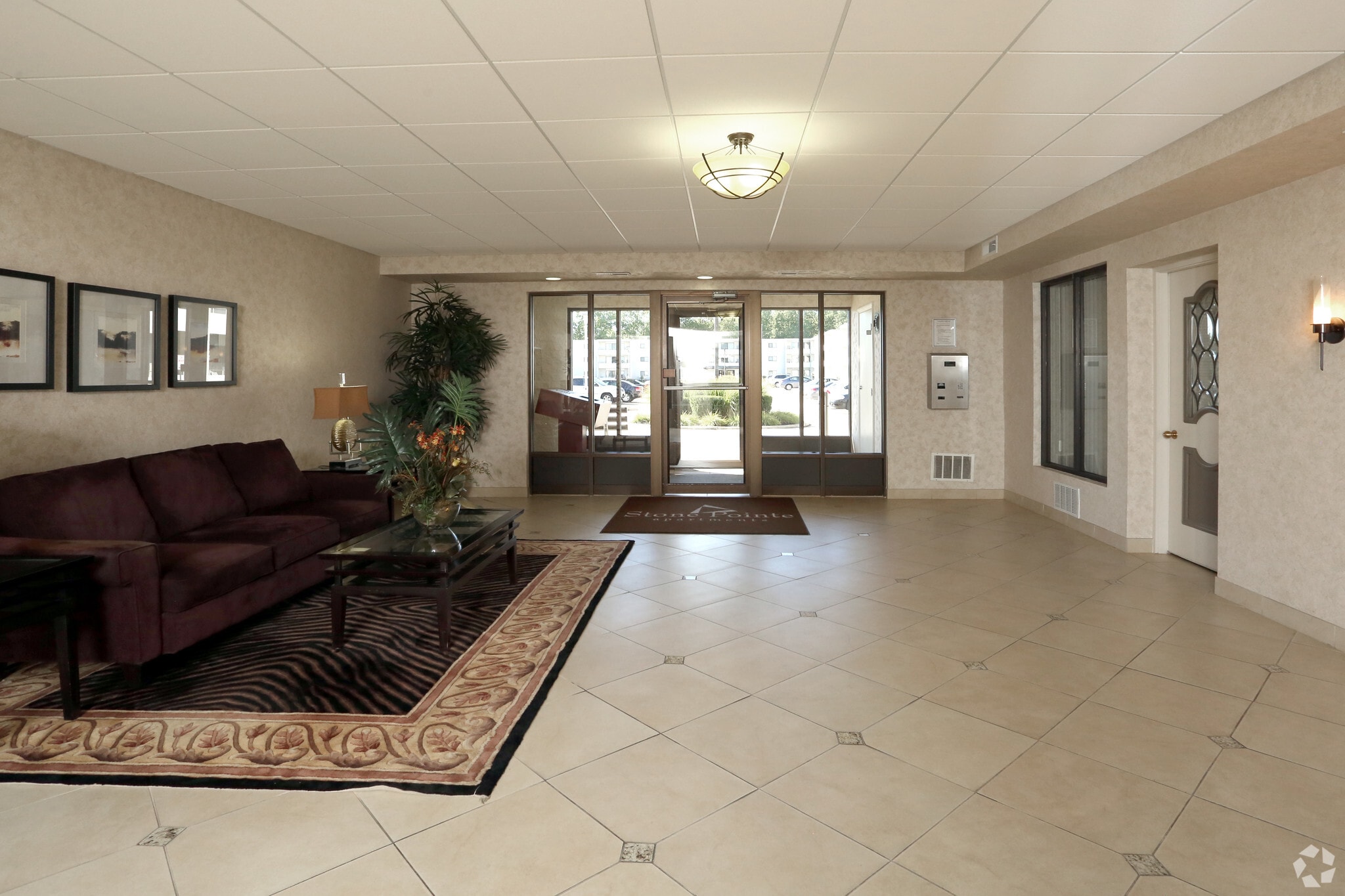 Stone Pointe Apartments – photo 3