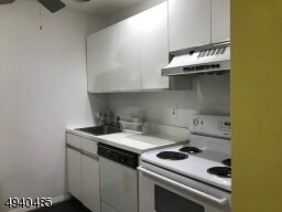 Cozy Kitchen - 111 Mulberry St