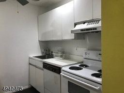Cozy Kitchen - 111 Mulberry St