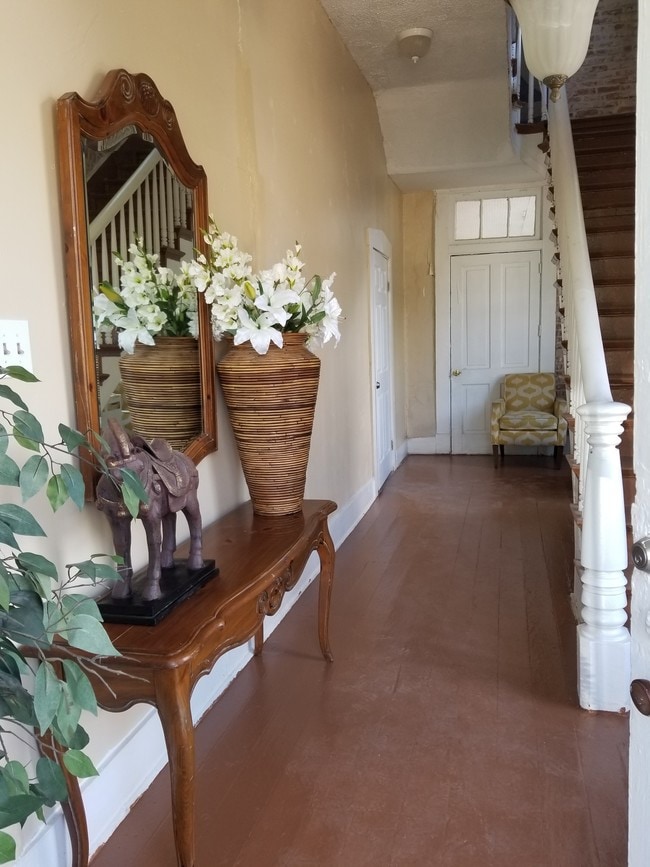 Building Photo - 800 Walnut St