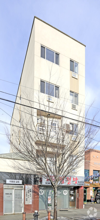 Building Photo - 150th Pl