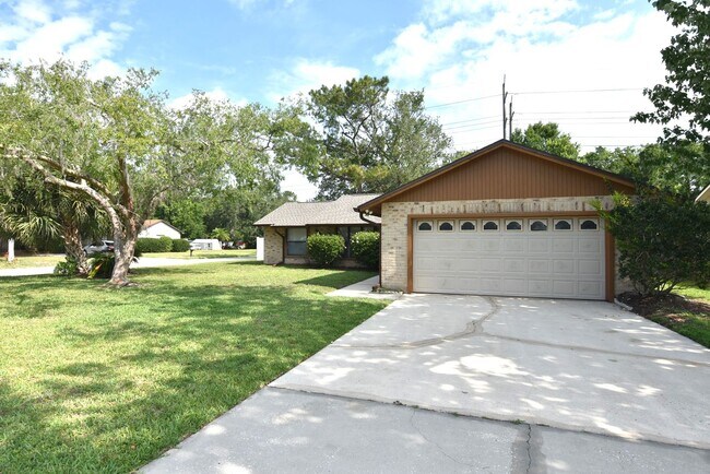 Building Photo - WINTER SPRINGS 3br 2ba on oversized lot. T...