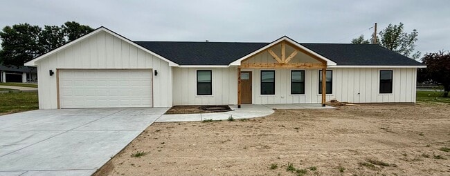 Building Photo - 765 N Kansas St