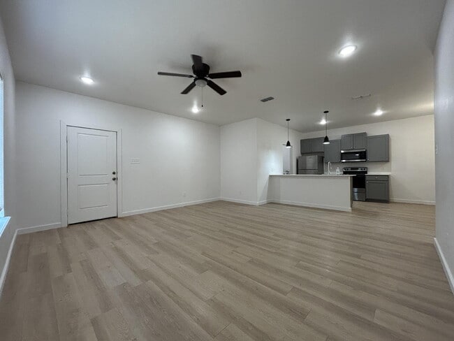 Foto del edificio - 5703 Kemper St