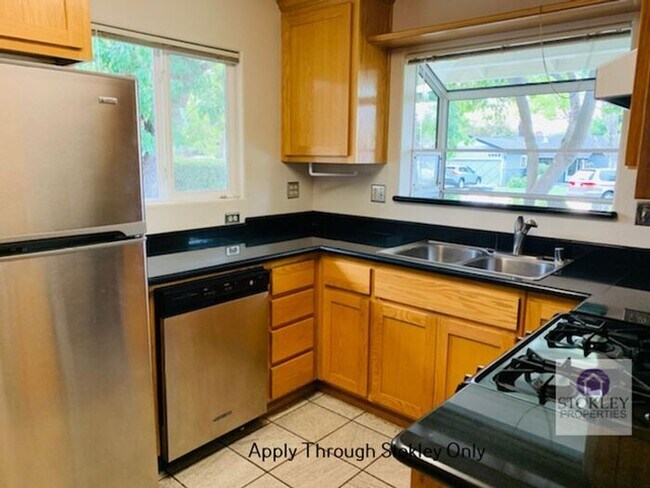 Building Photo - 1616 Franrose Ln