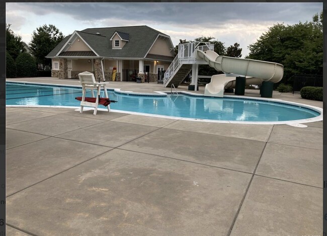 Building Photo - 1140 Hammond Dr