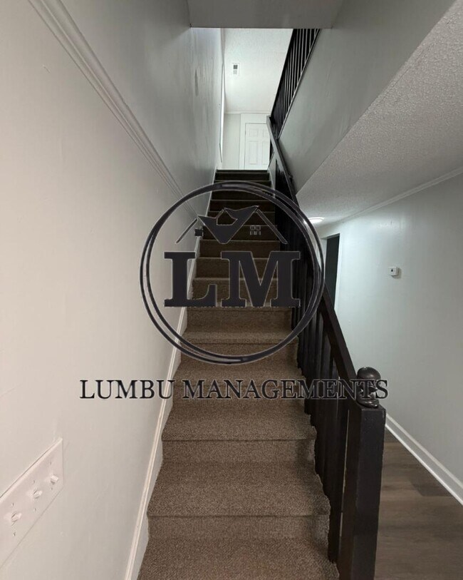Foto del edificio - 414 E Morehead St