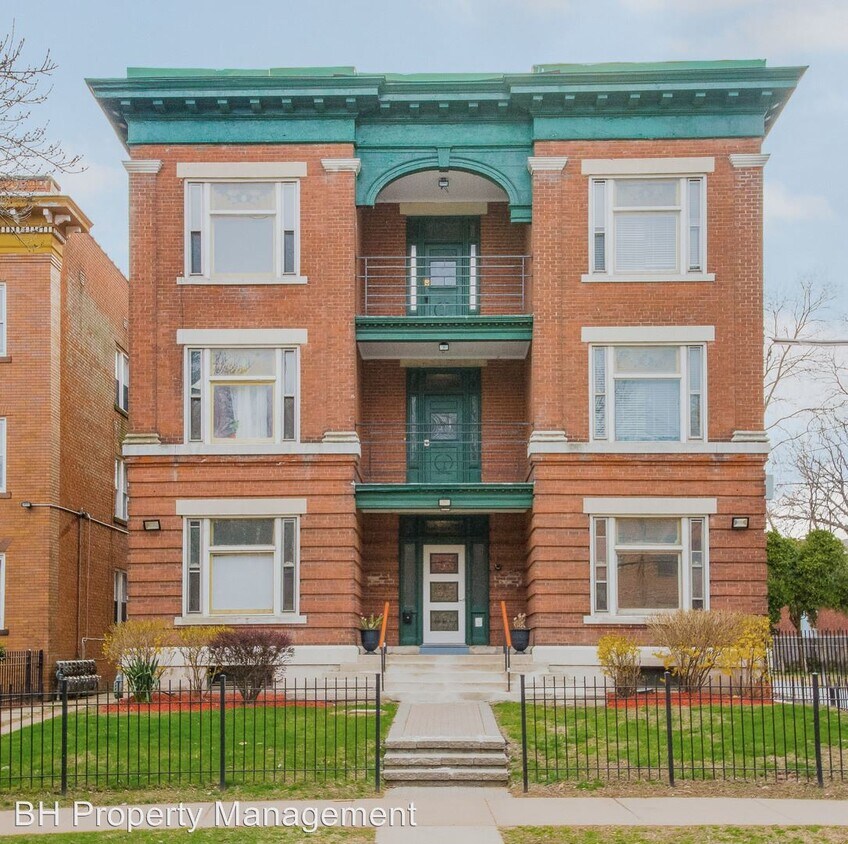 Primary Photo - 53 Evergreen Ave