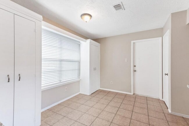 Foto del edificio - 2503 Brookford Dr