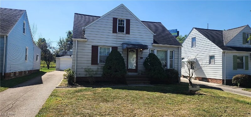 12908 Oak St Garfield Heights, OH 44125 – photo 1