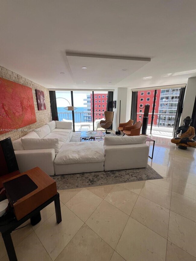 Foto del edificio - 1581 Brickell Ave