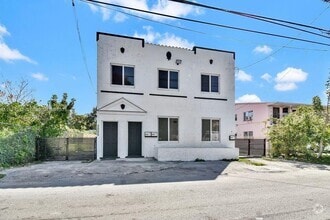 Building Photo - 3025 NW 8th Ave