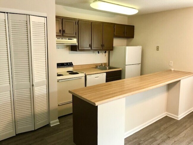 Foto del edificio - 1422 Riverview Rd