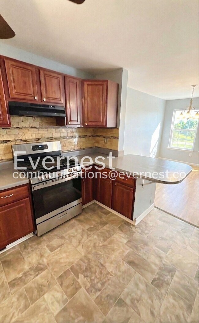 Foto del edificio - 2167 Edmund Ave