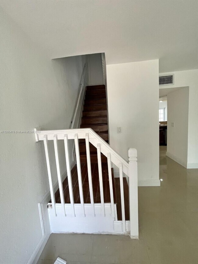 Foto del edificio - 7506 NW 75th St