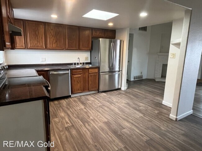 Foto del edificio - 4 br, 2 bath House - 1100 Prospect Avenue
