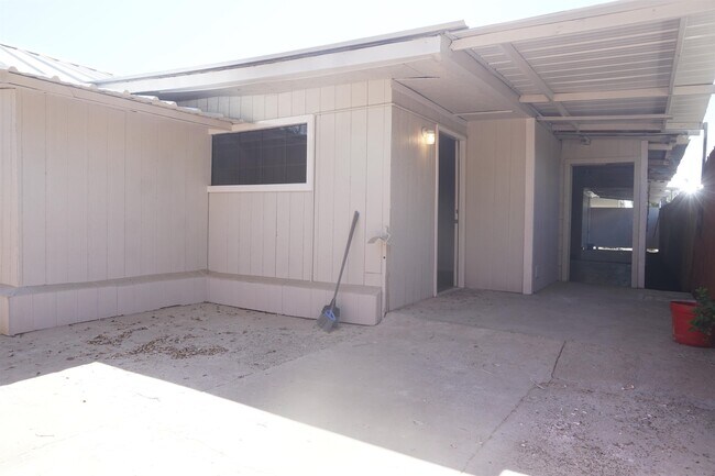 Building Photo - 11815 Mohawk Dr