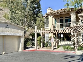 Building Photo - 3436 Cameo Dr