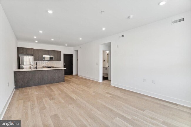 Foto del edificio - 1419 W Grange Ave