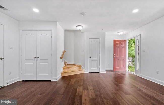 Foto del edificio - 12710 Horseshoe Bend Cir