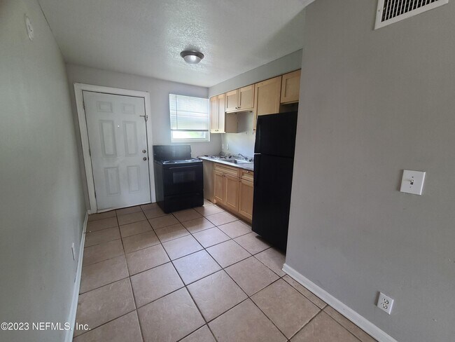 Building Photo - 3801 Almeda St