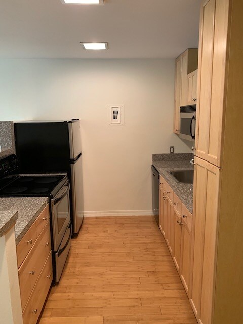 Foto del edificio - 1050 Corona St