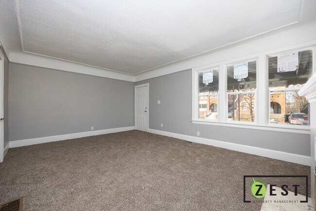 Foto del edificio - 3783 Tyler St