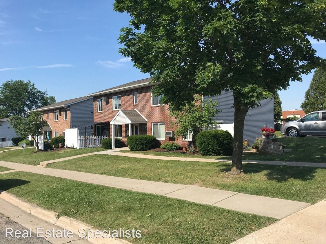 1110 Hillside Dr, Jefferson, WI 53549 Room for Rent in Jefferson, WI