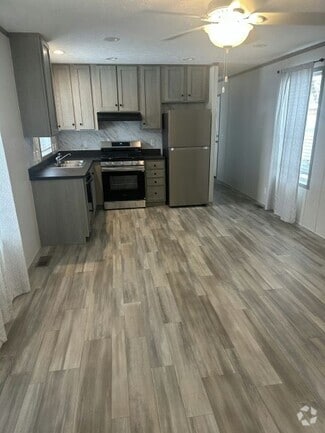 Building Photo - 122 Lynn Ln