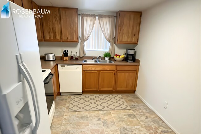 Foto del edificio - Charming 2-bedrooms, 1-bath downstairs apartment in the heart of Prescott Valley!