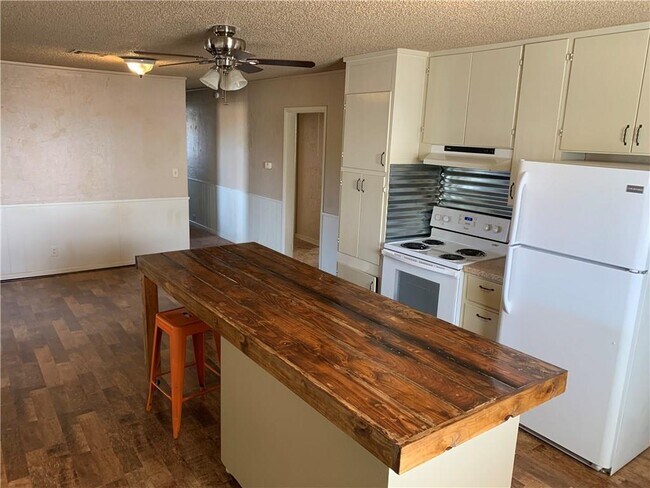 Foto del edificio - 407 E 7th St
