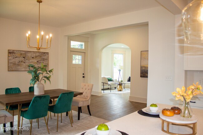 Foto del edificio - 570 Monroe St