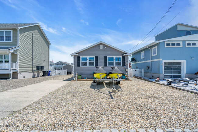 Building Photo - 53 E Coral Dr