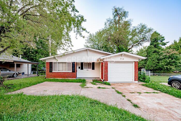 Foto principal - 710 Chambers Rd