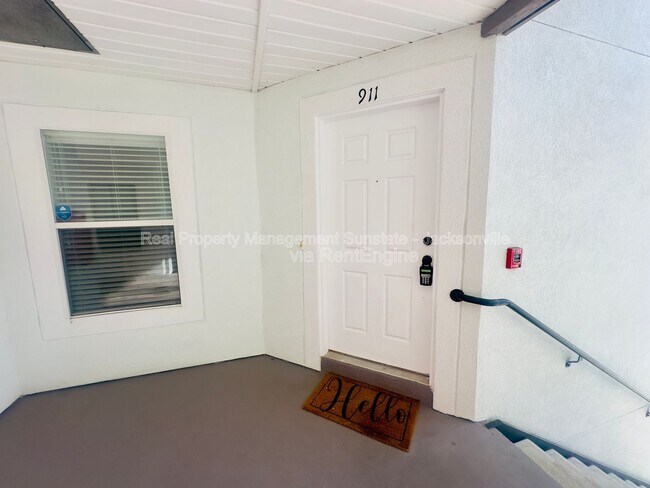 Foto del edificio - 7920 Merrill Rd