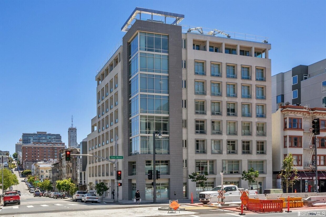 Foto principal - 1868 Van Ness Ave