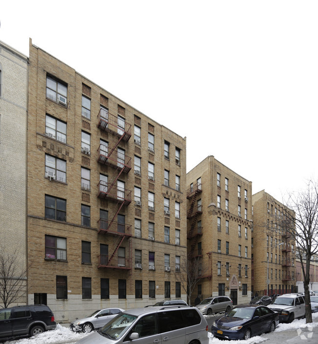 Building Photo - Roslyn Terrace
