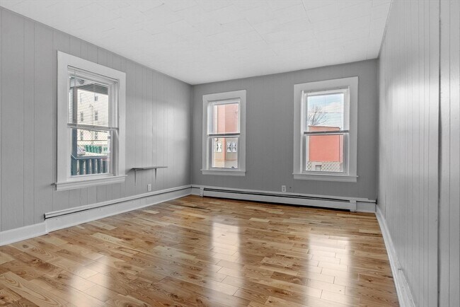 Foto del edificio - 228 Daniels St