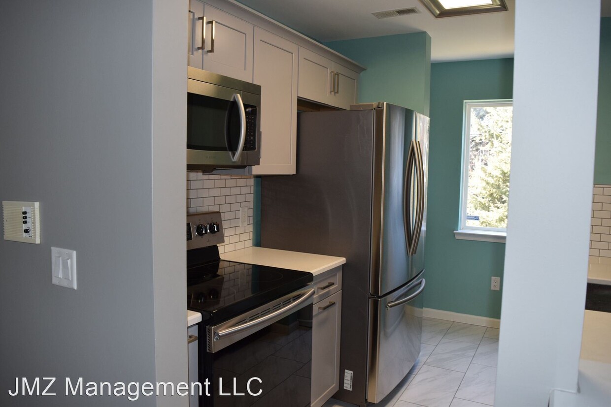 Primary Photo - 3 br, 2 bath House - 801 Brandon Ave.