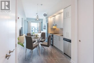 Building Photo - 40 Esplanade Ln