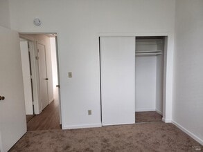 Building Photo - 102 Ohio St