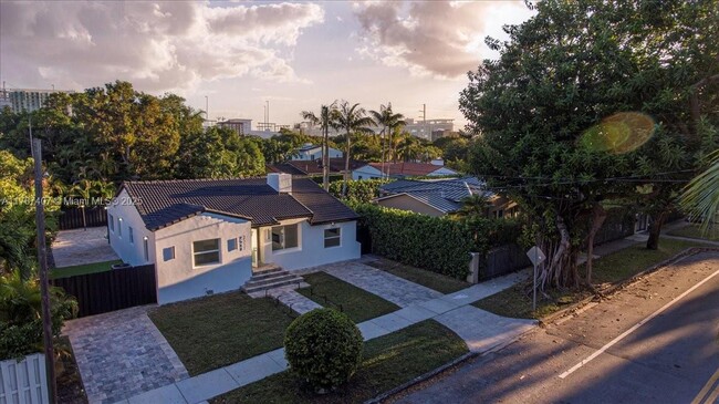 Foto del edificio - 2511 SW 7th Ave