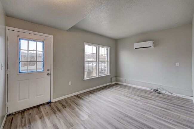 Foto del edificio - 1 Bedroom/1 Bathroom Available Now!