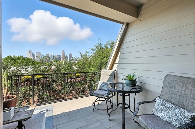 Photo - 1500 Pecos St Apartment